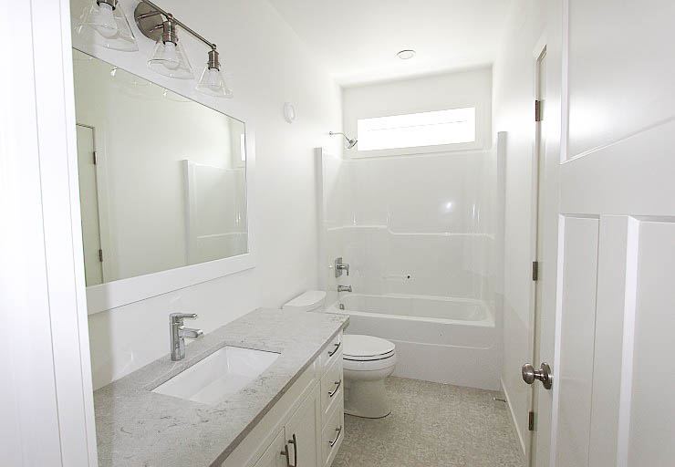 Custom Mankota I — bathroom