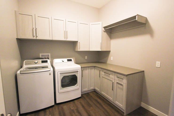 Mountain View Home — laundry room