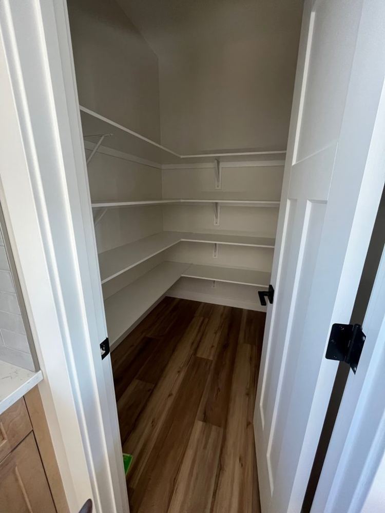 Walk-in pantry storage
