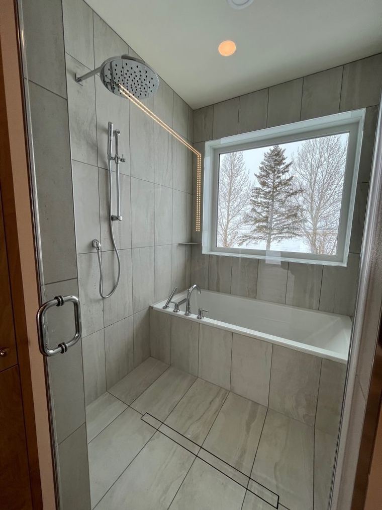 Simple Luxury RTM — tiled ensuite shower and tub